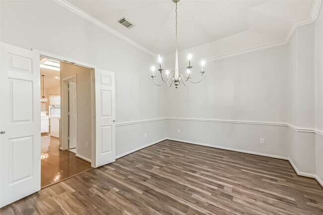 Building Photo - 14610 Farrawood Dr