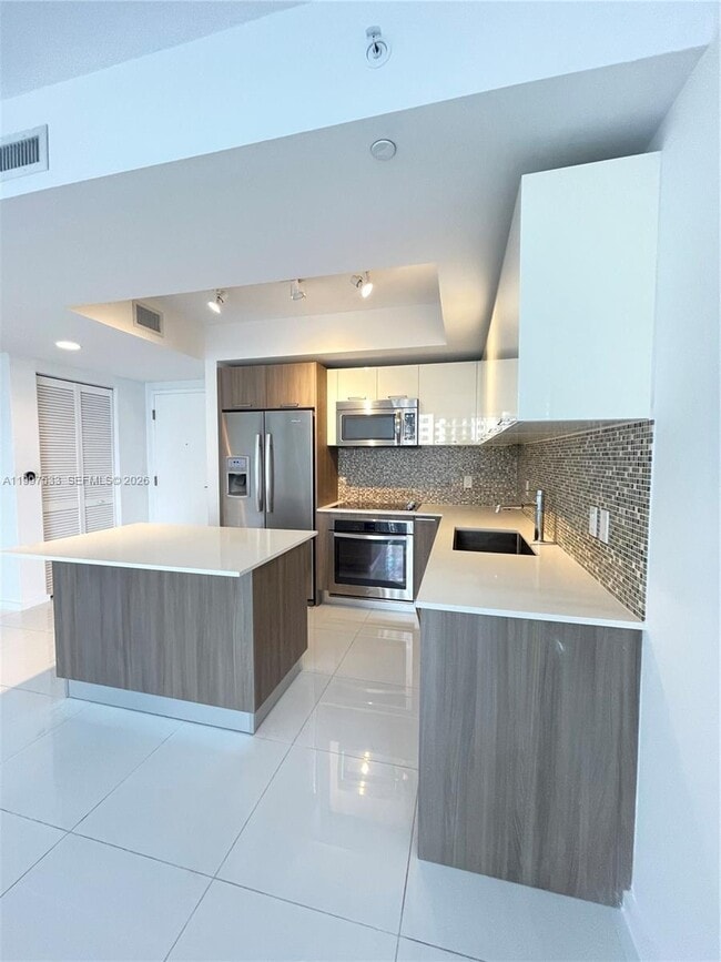 Building Photo - 5252 NW 85th Ave