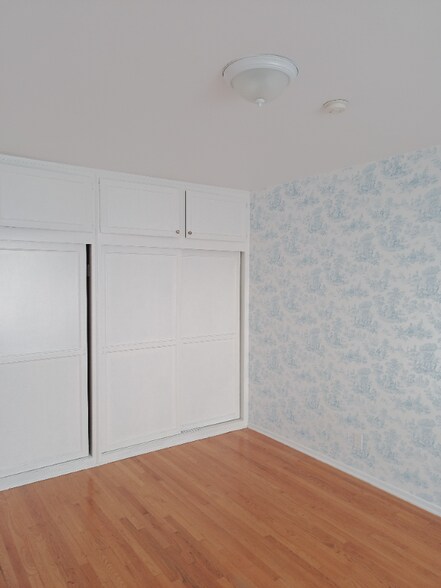 Building Photo - 1128 S Bedford St