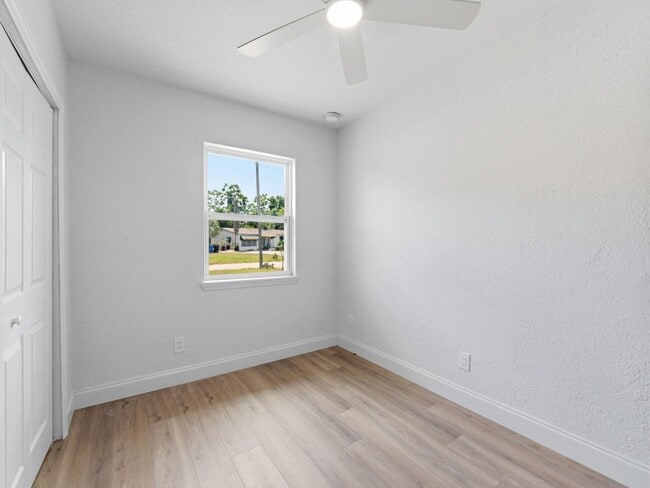Building Photo - 4085 Neptune Dr SE
