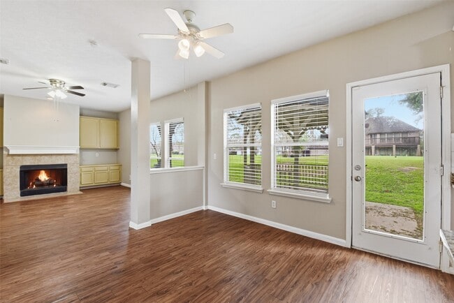 Building Photo - 3327 Shady Glen Ln