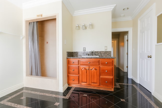 Building Photo - 3109 S Catalina St