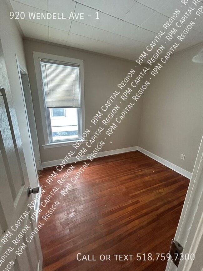 Building Photo - 920 Wendell Ave