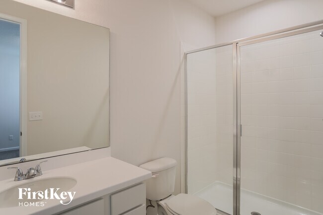 Building Photo - 2103 Amberly Dr