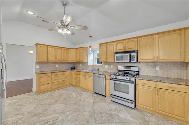 Building Photo - 3354 Summerfield Dr