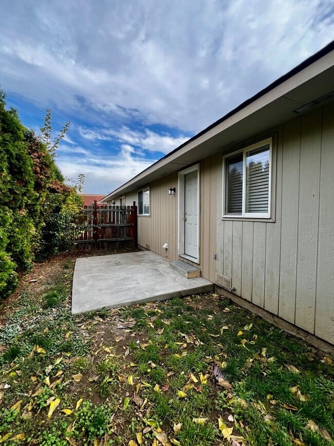 Building Photo - d1106