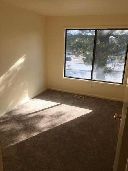 Building Photo - 9709 Docena Dr