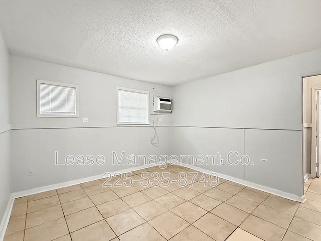 Primary Photo - 524 Starrett Rd