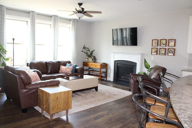 Building Photo - 7217 Rex Rd