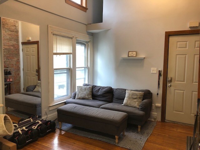 Building Photo - 267 Meigs St