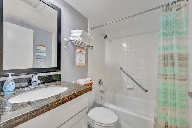 Building Photo - 611 Destiny Dr