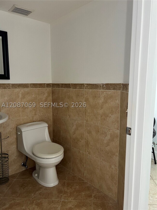Building Photo - 1153 NW 123rd Pl