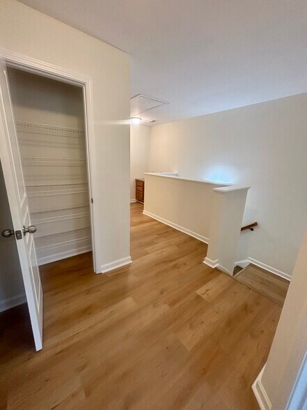 Building Photo - 119 Townview Dr