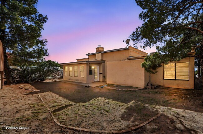 Building Photo - 604 La Chapa Ave