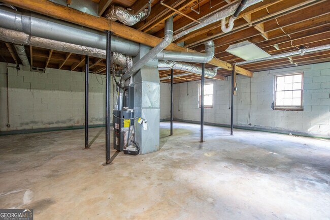 Building Photo - 1834 Dogwood Ct SW
