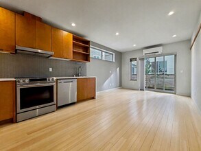 Building Photo - South Seattle 1 Bedroom + Bonus Room Townhouse with Private Deck and Parking
