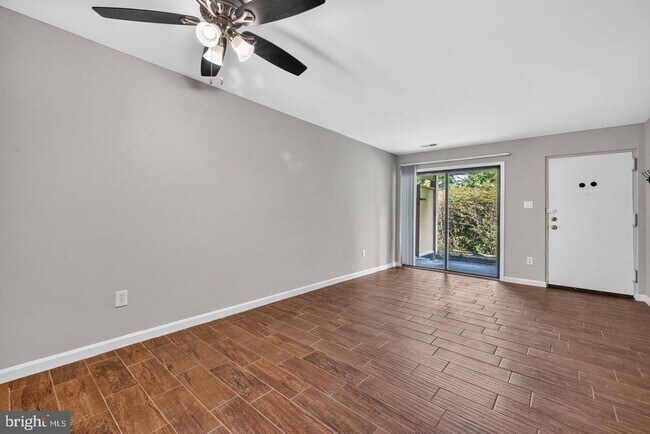 Building Photo - 8509 Barrington Ct