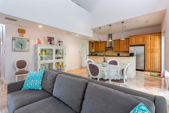 Building Photo - 2999 Banyan Rd