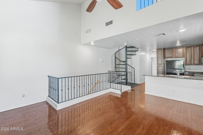 Building Photo - 753 N Port Dr