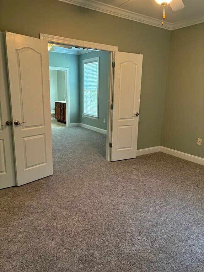 Building Photo - 89 Gallery Dr