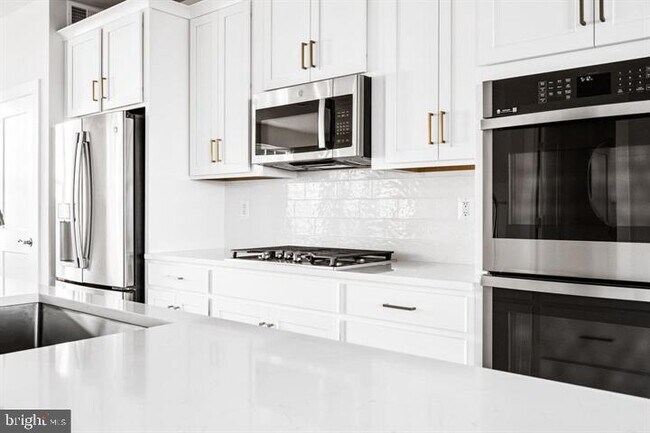 Building Photo - 42508 Invergordon Ter