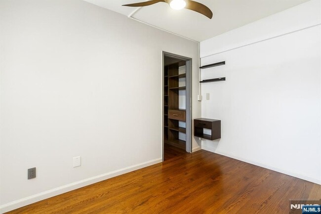 Building Photo - 3050 Edwin Ave