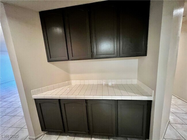 Building Photo - 8420 Airmont Ct