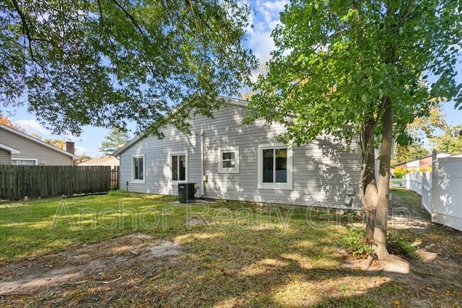 Building Photo - 630 Orangewood Dr