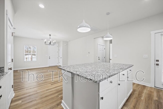 Building Photo - 1914 White St