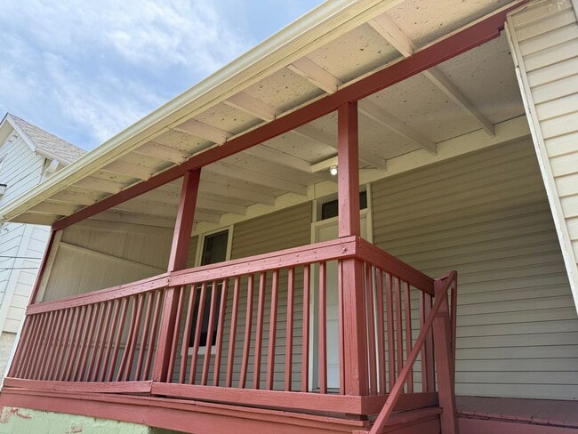 Building Photo - Cozy Little Italy Bungalow | Furnished - Mid-Term or Long-Term Lease