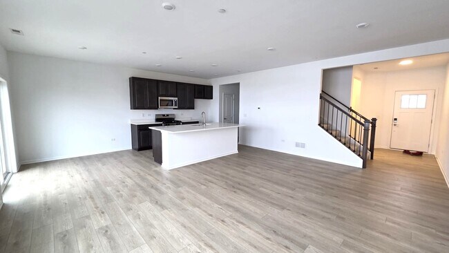 Building Photo - 460 Hathaway Ln