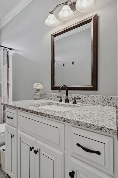 Building Photo - 128 Thistledown Dr