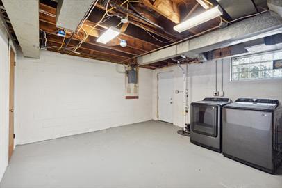 Building Photo - 3458 6th St