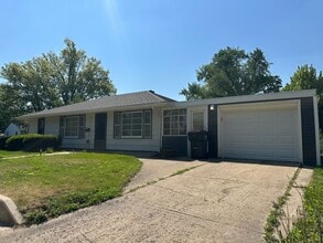 Building Photo - ZERO ENTRY! 2bed/1bath In Beatrice, NE