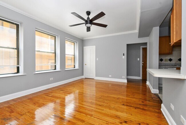 Building Photo - One Bedroom Unit in South Shore