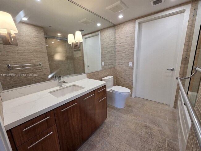 Building Photo - 50 Biscayne Blvd
