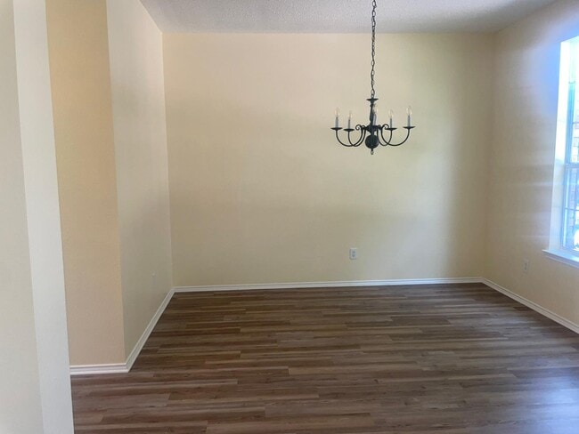 Building Photo - 2108 Northridge Dr