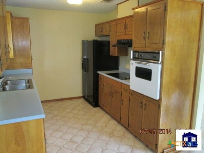 Building Photo - 2619 Phyllis Dr