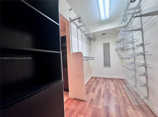 Building Photo - 11113 Biscayne Blvd