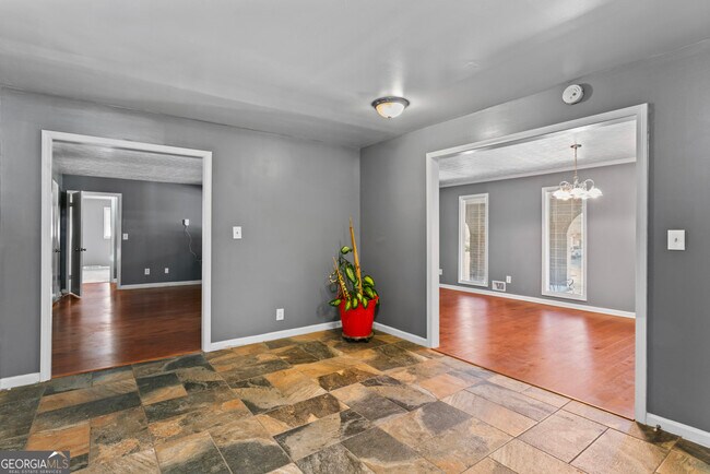 Building Photo - 6418 Briarwood Ct