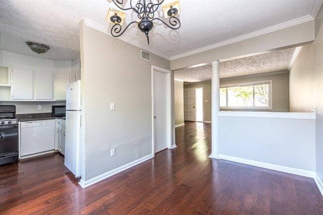 Building Photo - 120 Biscayne Dr NW