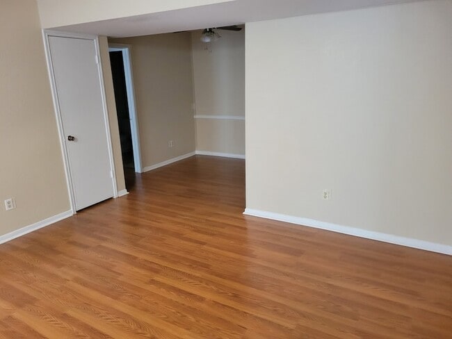 Building Photo - 6606 De Moss Dr