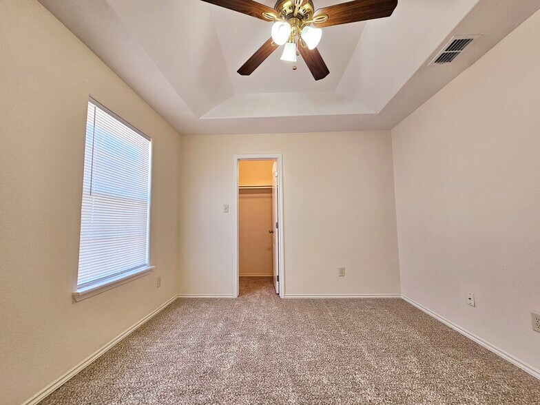 Building Photo - 813 W Arroyo Park Ln