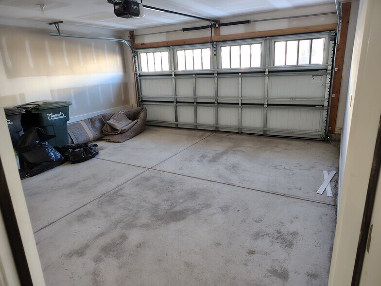 Building Photo - Room in Townhome on Walnut Hl Rd NW