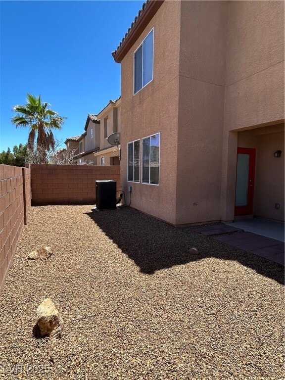 Building Photo - 10536 La Campana St