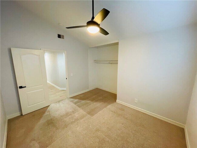 Building Photo - 28937 Biarritz Ct