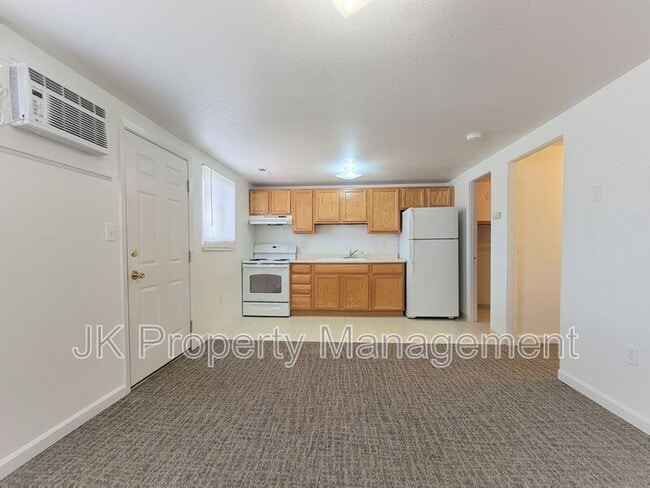 Building Photo - 4000 Ella Ave