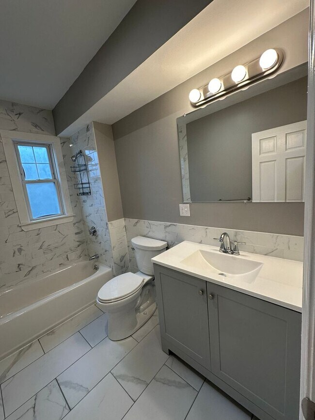 Building Photo - 95top