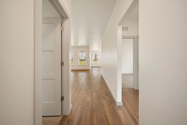 Building Photo - 4909 Misty Wood Ln