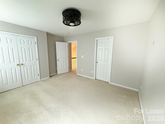 Building Photo - 8811 Singleton Ct